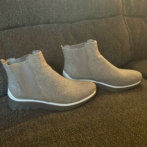 OTBT wilderness boots